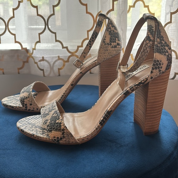 Steve Madden Snakeskin Heeled Sandal - Size 10 - Picture 3 of 4